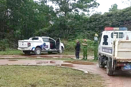 Hai vợ chồng chết trong ô tô đỗ ở sân bóng tại Quảng Ninh