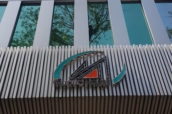 Loạt cán bộ thuế 'dính' đường dây chuyển trái phép hàng nghìn tỷ ra nước ngoài