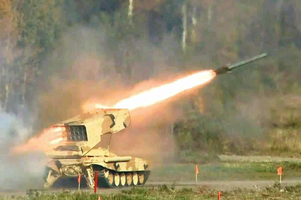 Pháo phản lực ‘hỏa thần nhiệt áp’ của Nga dội ‘mưa tên lửa’ ở Ukraine