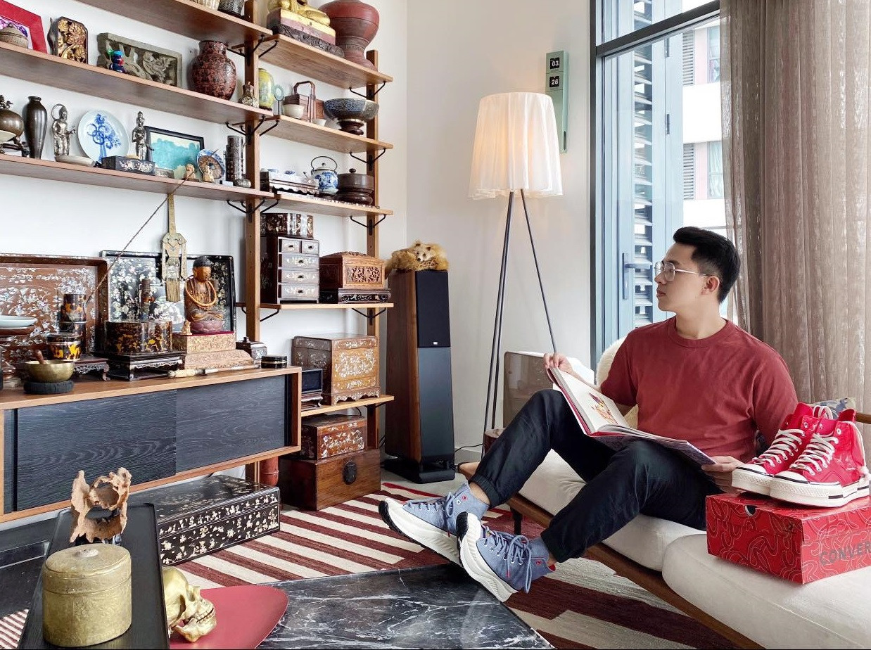 The special passion of a young antique collector