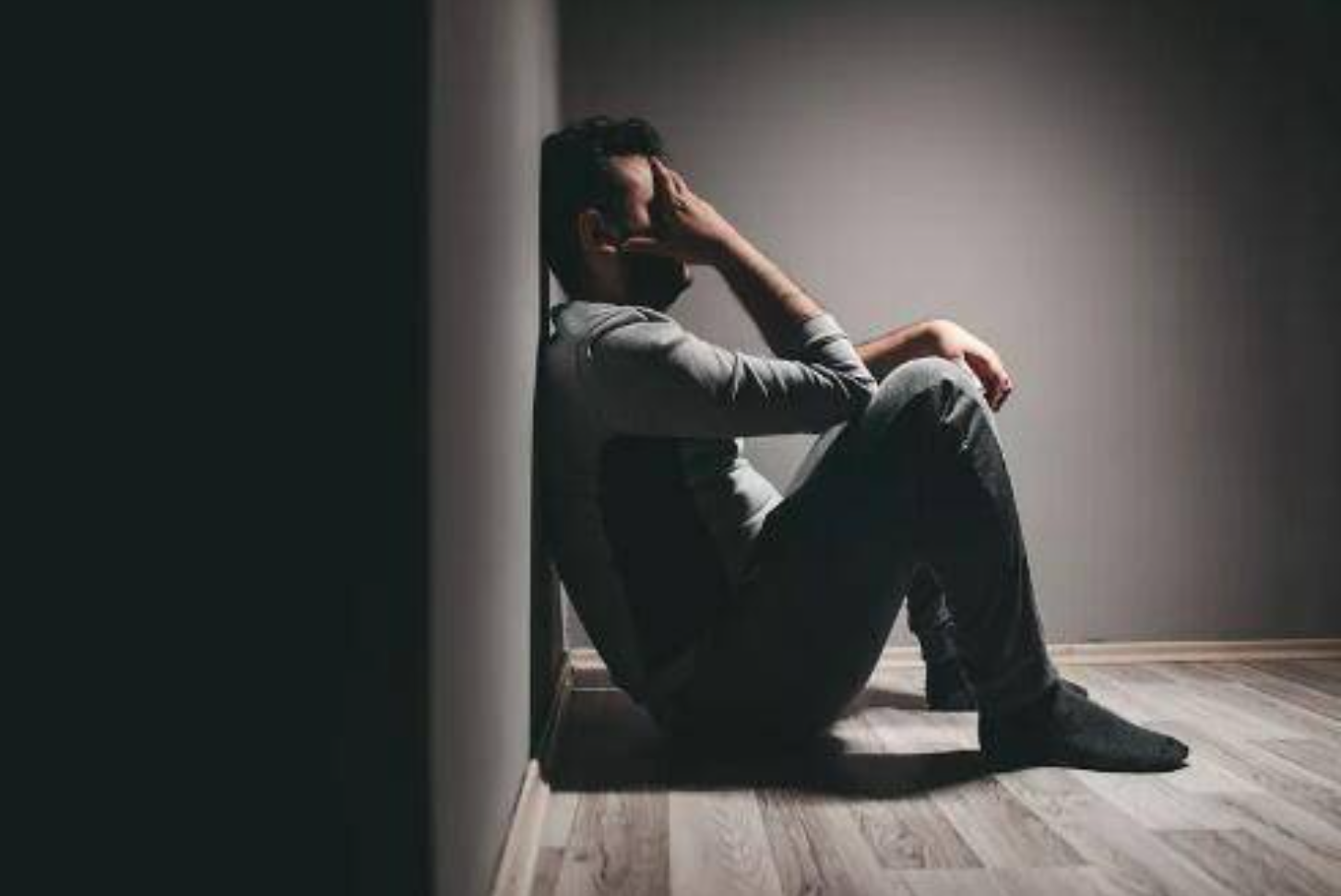 Bố chồng khó xử khi con dâu ở nhà ăn mặc hở hang - 1