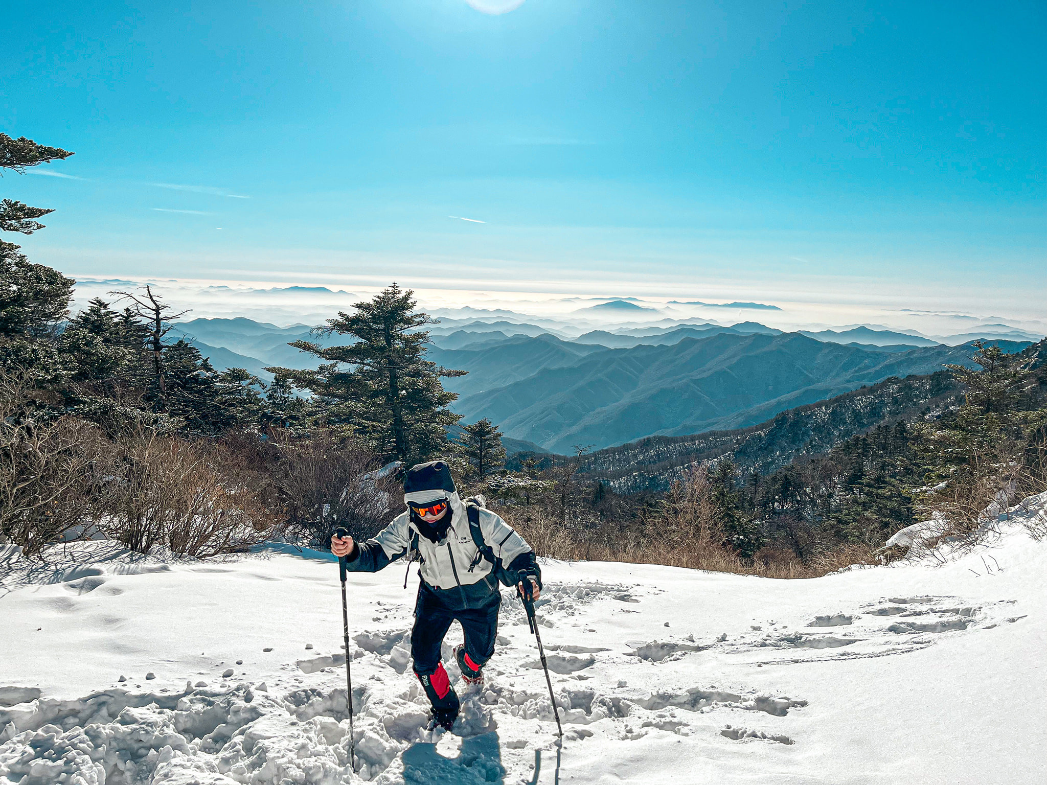 Chàng trai Việt mê leo núi, chinh phục gần 20 đỉnh cao nhất nhì Hàn Quốc