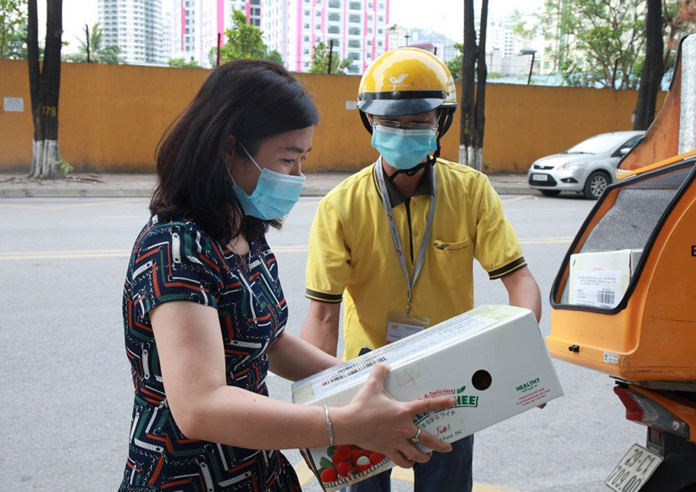 Ba 'ông lớn' bưu chính kinh doanh ra sao?