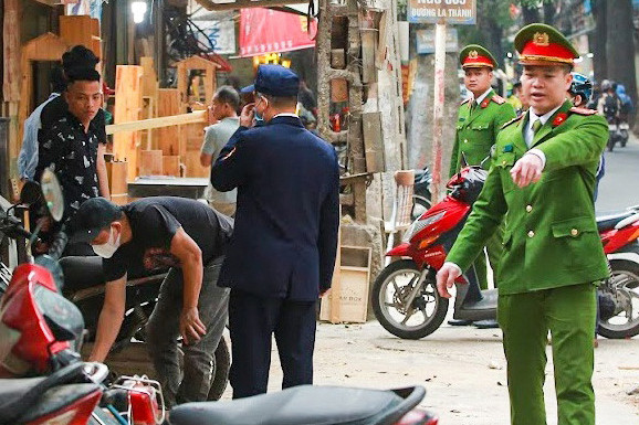 Hà Nội cắt thi đua nơi để lấn chiếm vỉa hè