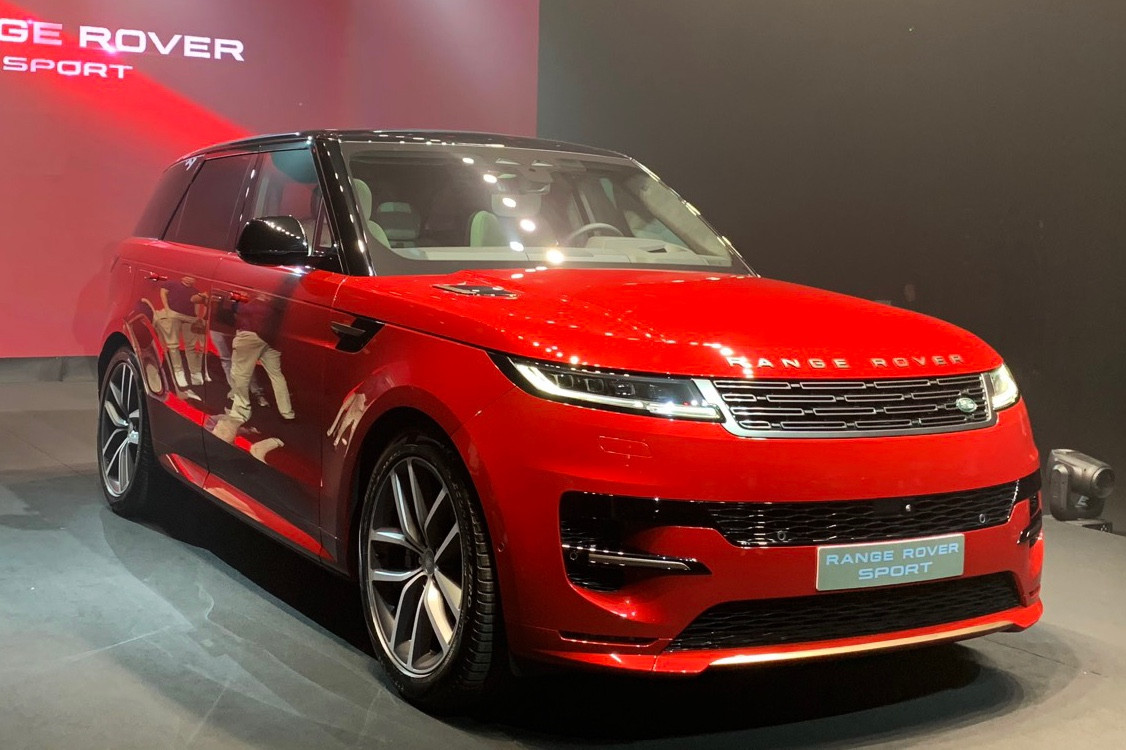 SUV hạng sang Range Rover Sport 2023 ra mắt khách Việt, giá cao nhất phân khúc