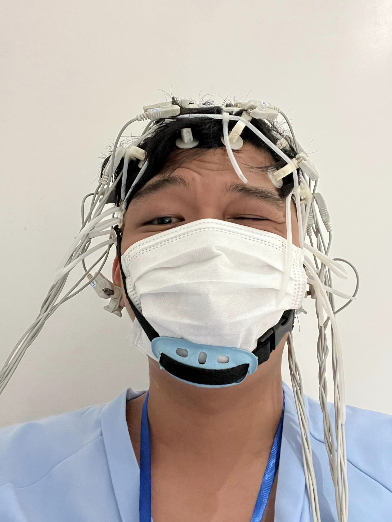 Sao Việt ngày 3/3:  Quang Tèo khoe biệt thự, Tuấn Hưng mời Lam Trường đến nhà