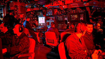 Vì sao các tàu ngầm hiện đại của Mỹ lại được trang bị đèn đỏ?