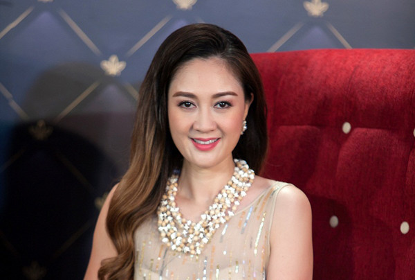 Hoa hậu Đàm Lưu Ly: Theo đuổi nghề tiếp viên hàng không vì bố, hôn nhân giấu kín