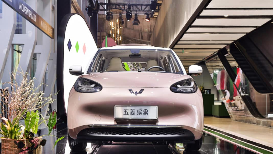 Xe điện Wuling ra mắt mẫu 5 cửa siêu rẻ giá 204 triệu đồng