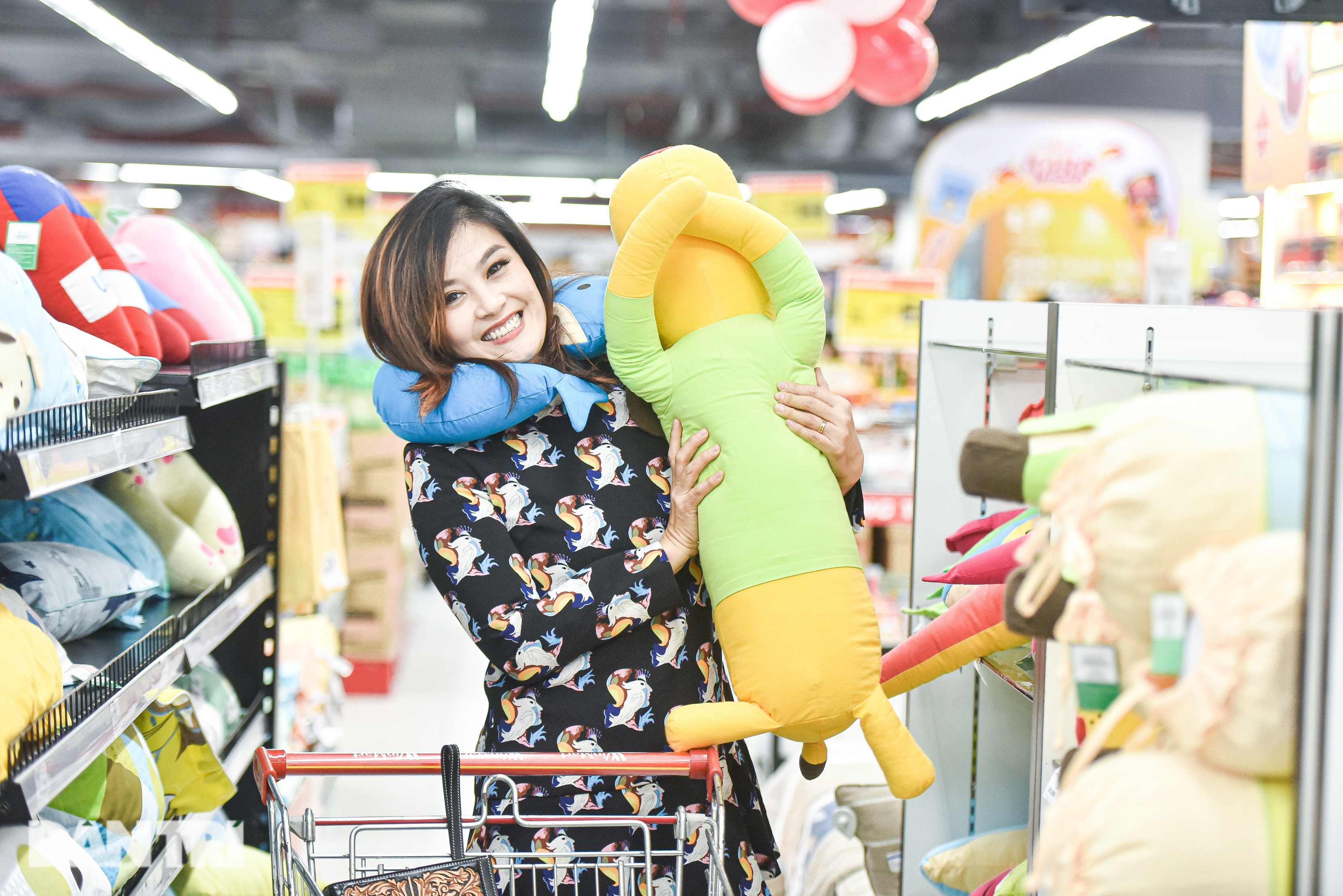 Cảnh sát hình sự Hoa Thúy: Anh Tùng Dương lấy vợ 4, tôi vừa mừng vừa lo - 10