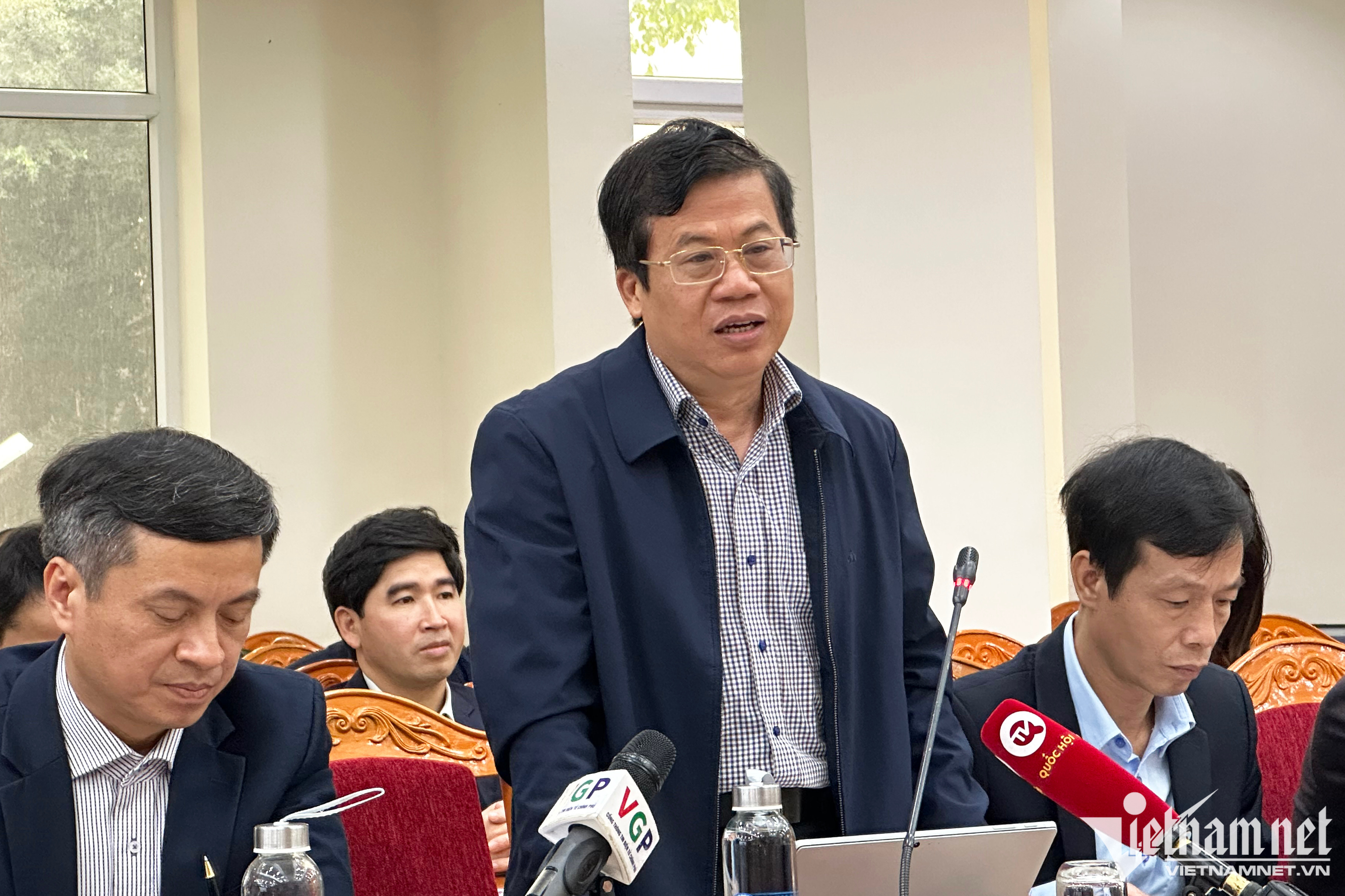 Giá lợn hơi chìm sâu dưới đáy, Cục Chăn nuôi nói 'xu thế toàn cầu'