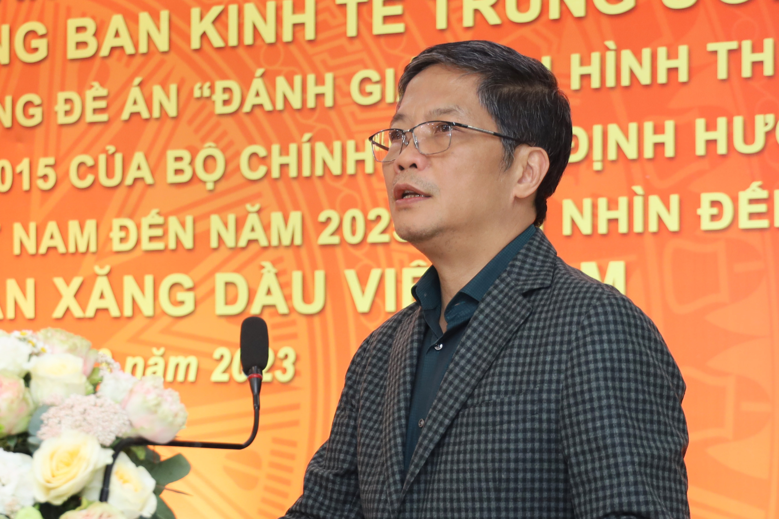 Đề xuất Bộ Chính trị định hướng chiến lược mới phát triển ngành dầu khí Việt Nam
