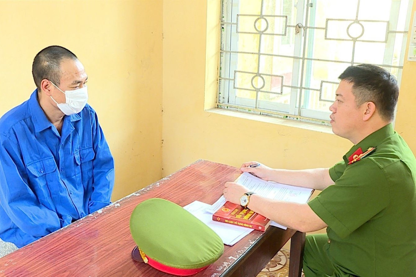 Mang 2 tiền án, người đàn ông buôn lậu thuốc lá với số lượng lớn