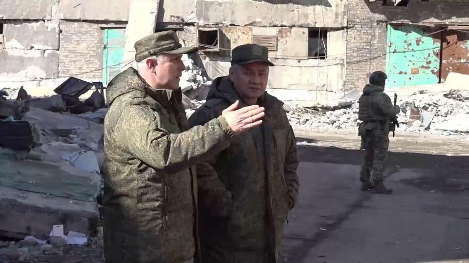 Bộ trưởng Quốc phòng Shoigu bất ngờ thăm binh sỹ Nga ở Ukraine
