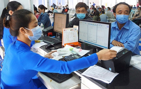 Giá cước vận tải giảm mạnh, khách quốc tế đến Việt Nam tăng cao