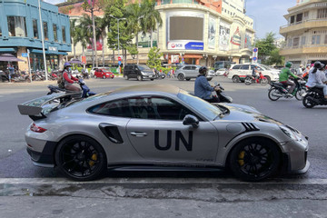 Chơi xe như ông Đặng Lê Nguyên Vũ: Mua siêu xe Porsche 4 năm đi được 76km