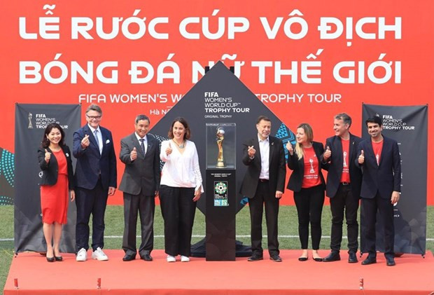 Women's World Cup trophy arrives in Hanoi hinh anh 1