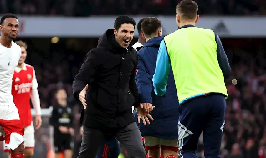 Arsenal thắng, Mikel Arteta tiết lộ hơn nửa tháng chưa thay đồ