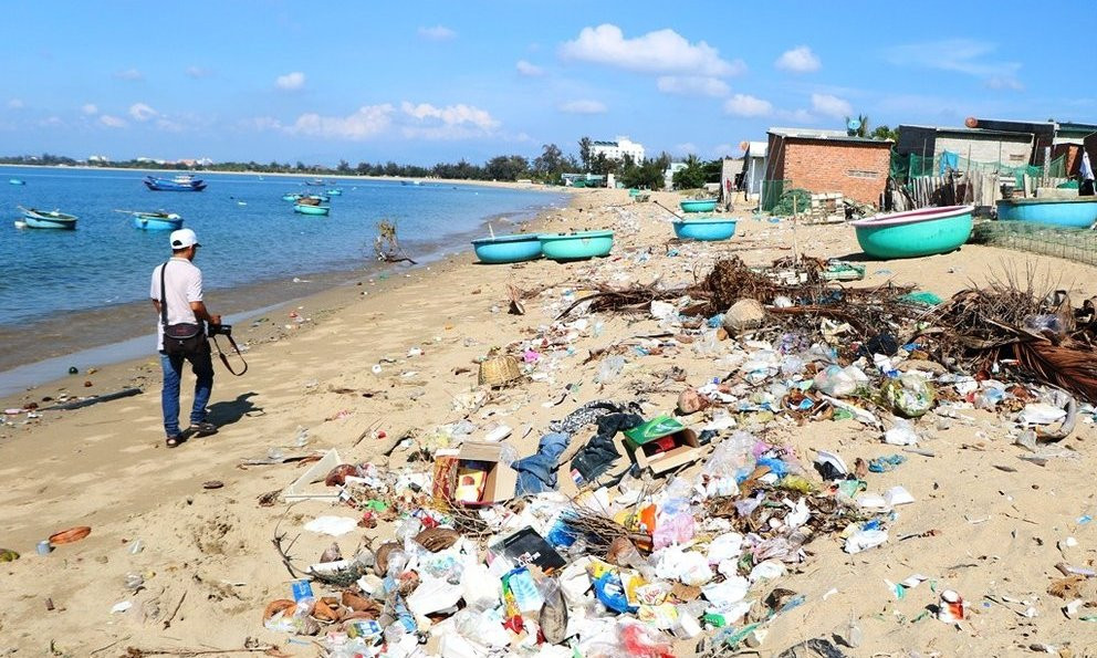 Plastic waste from tourism activities needs solutions