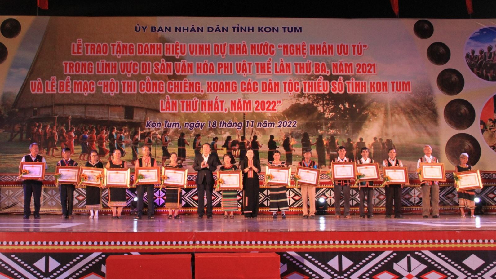 Kon Tum trao danh hiệu “Nghệ nhân ưu tú” và bế mạc Hội thi cồng chiêng, xoang các DTTS