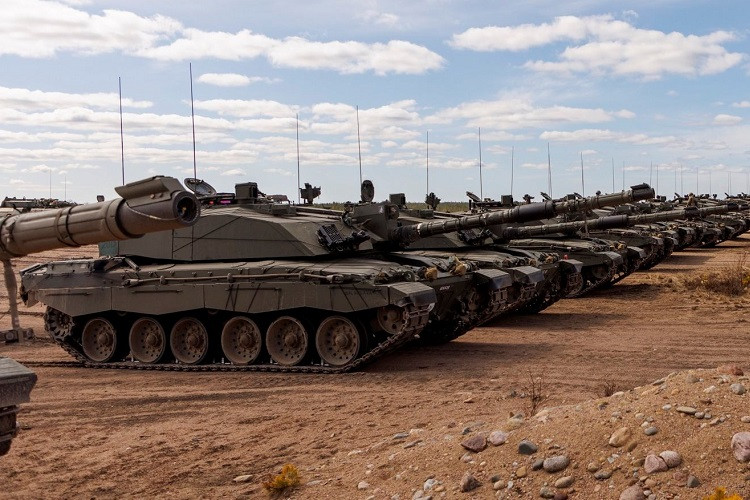 Rộ tin Anh gửi thêm xe tăng cho Ukraine, Nga cảnh báo tập đoàn vũ khí Đức