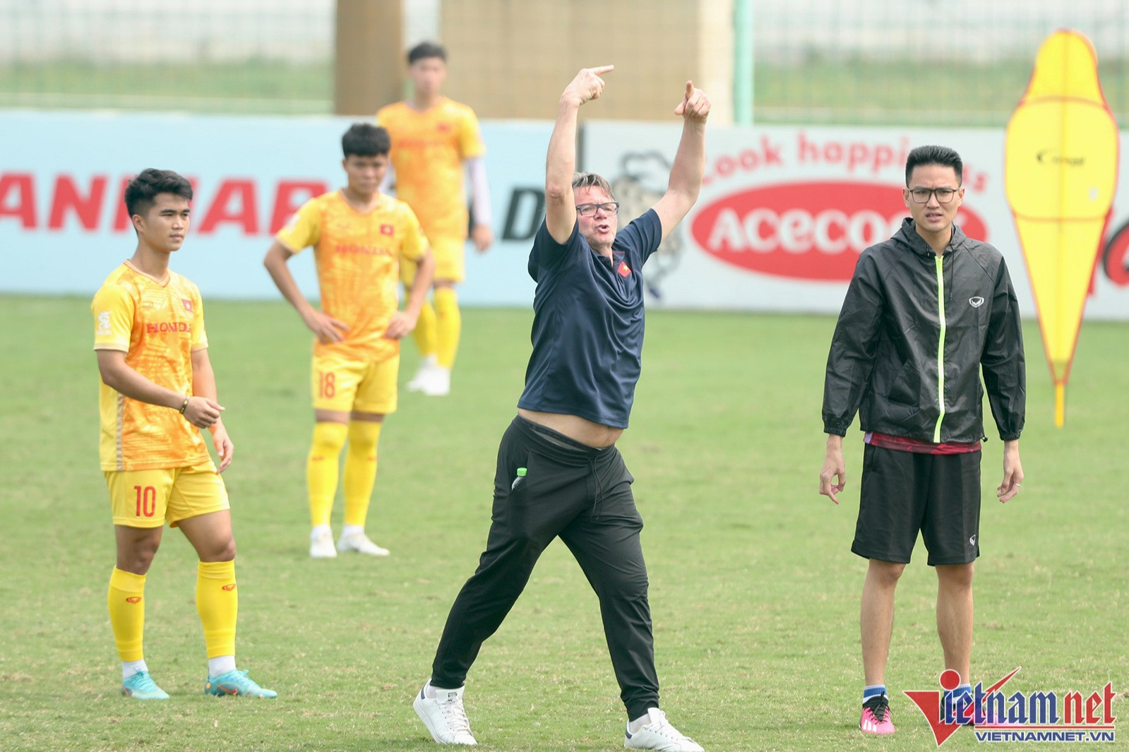 Cầu thủ U23 Việt Nam áp lực trước yêu cầu cao của HLV Philippe Troussier