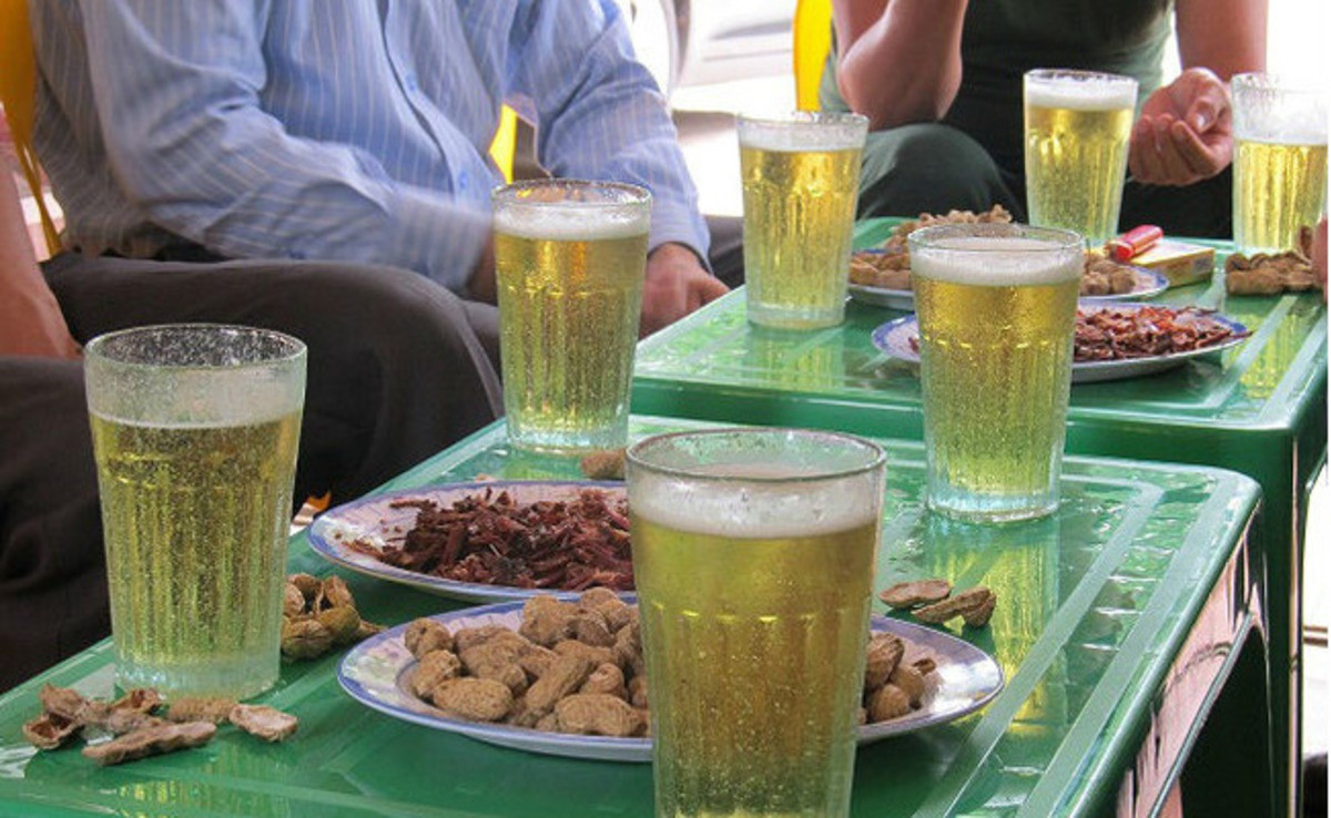 Báo Tây chia sẻ những điều thú vị khi thưởng thức bia ở Việt Nam