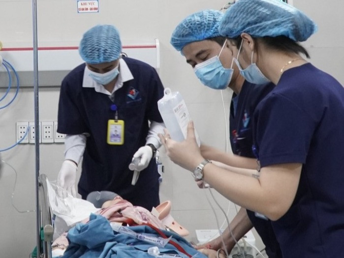 Đâm vào chó, người phụ nữ bị chấn thương sọ não