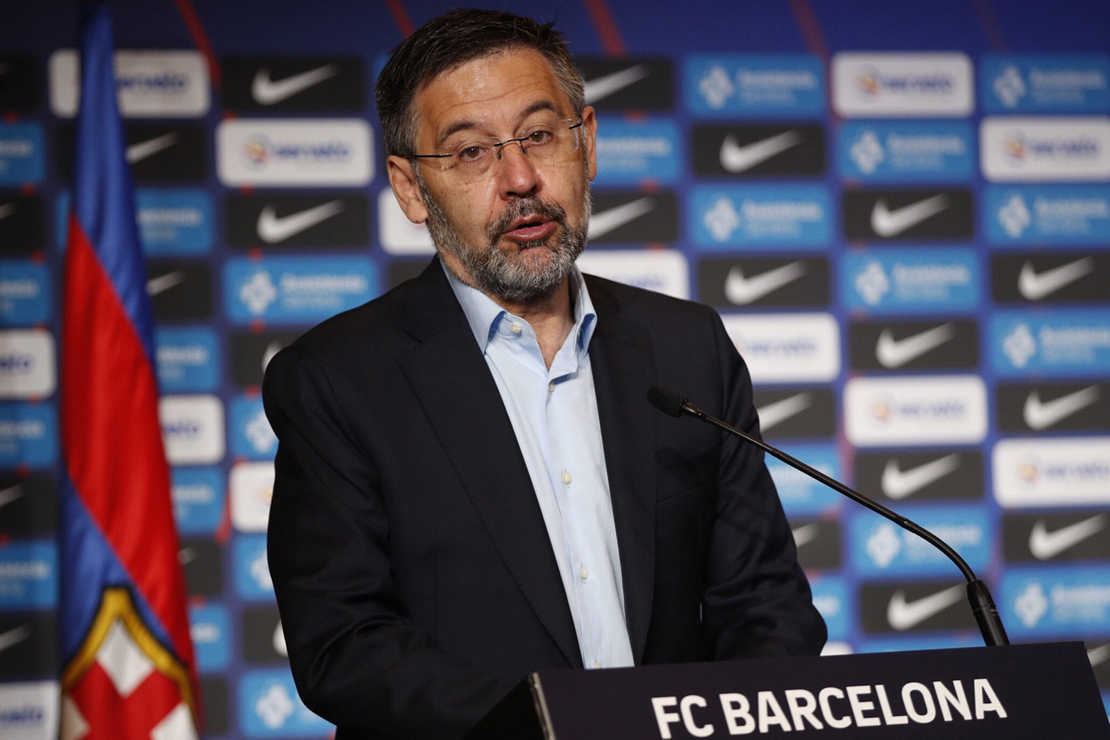 Barca bị tố cáo tham nhũng vụ trả tiền trọng tài