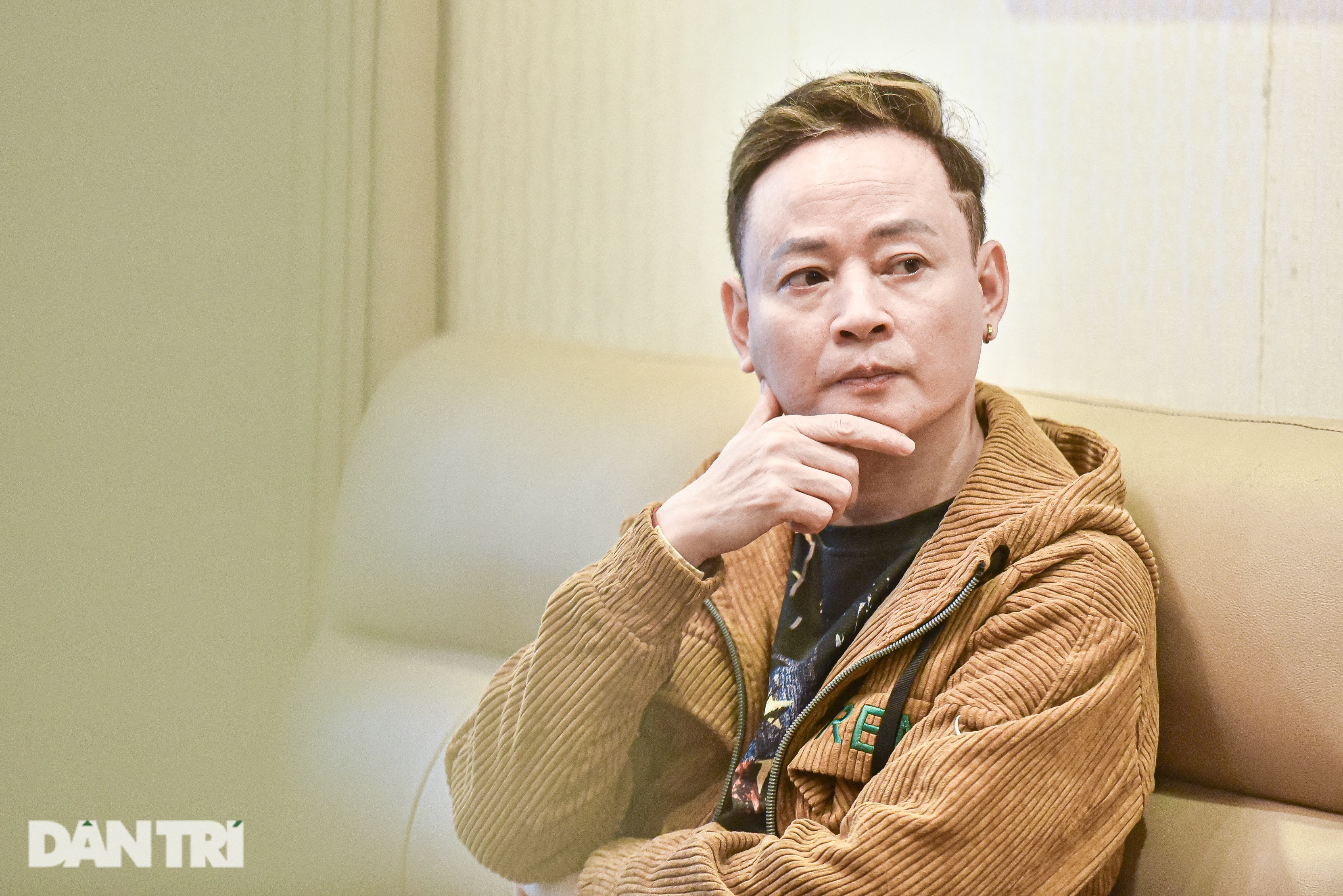 Cuộc sống trùm giang hồ màn ảnh Tùng Dương trước khi lấy vợ 4 kém 12 tuổi - 9