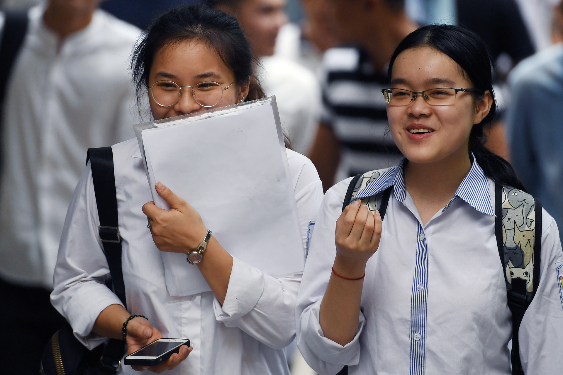 Các trường phổ thông cần “quẳng gánh lo tốt nghiệp” đi để dạy thật, học thật