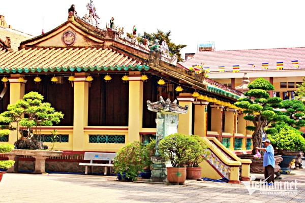Báu vật của ngôi chùa gần 300 tuổi có tượng Phật nằm dài nhất châu Á