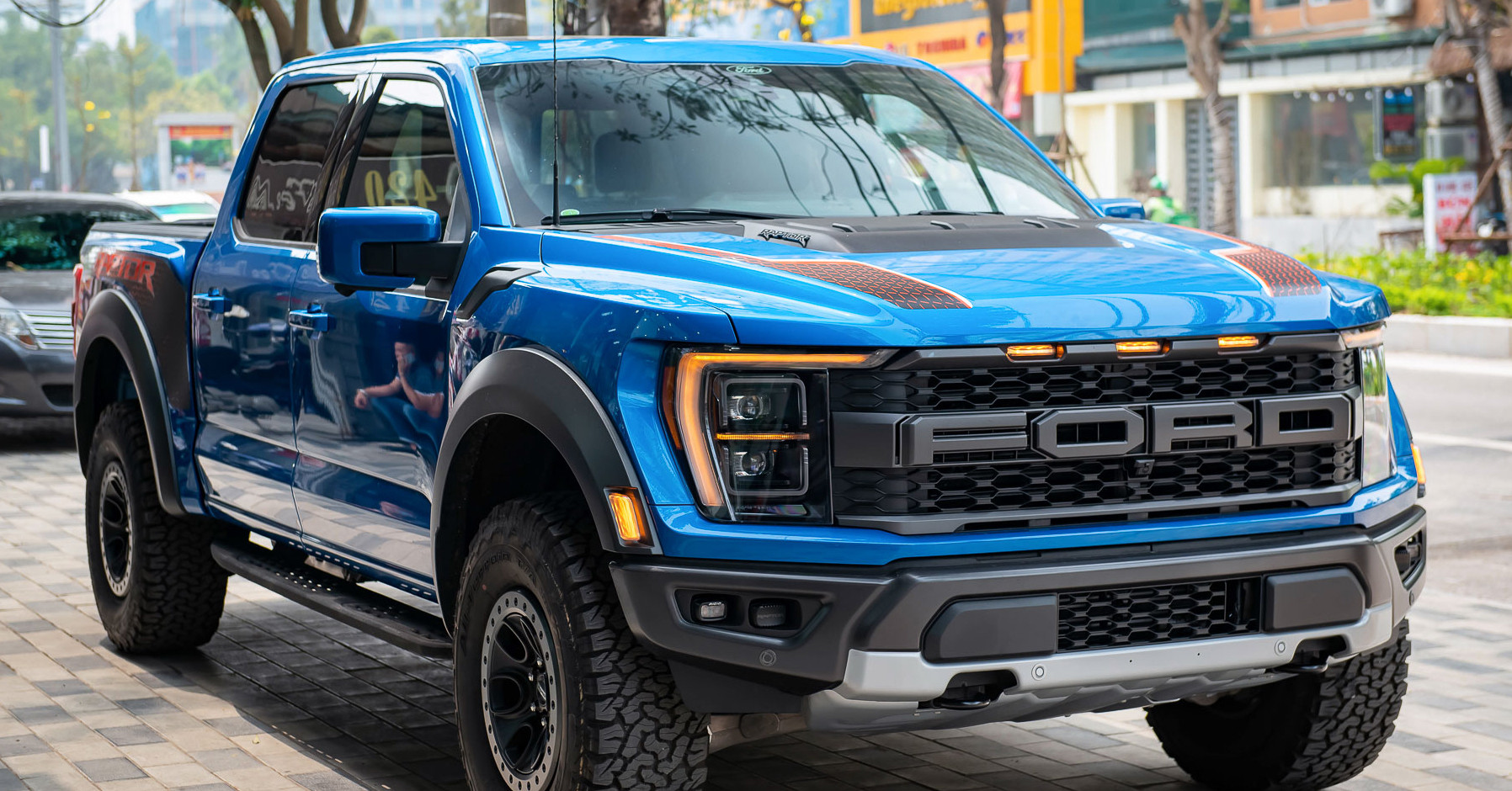 Khám phá siêu bán tải Ford F-150 Raptor 2023 giá gần 6 tỷ