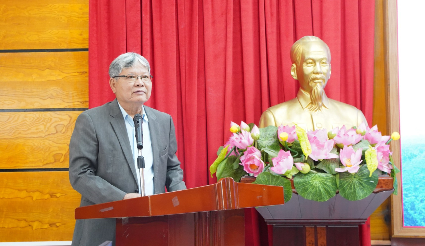 Làm phù dâu có mất duyên hay không?