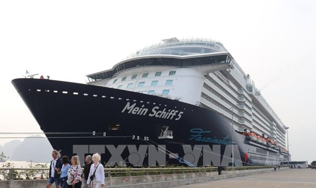 Quang Ninh to exploit 24 new tourism products in April hinh anh 1