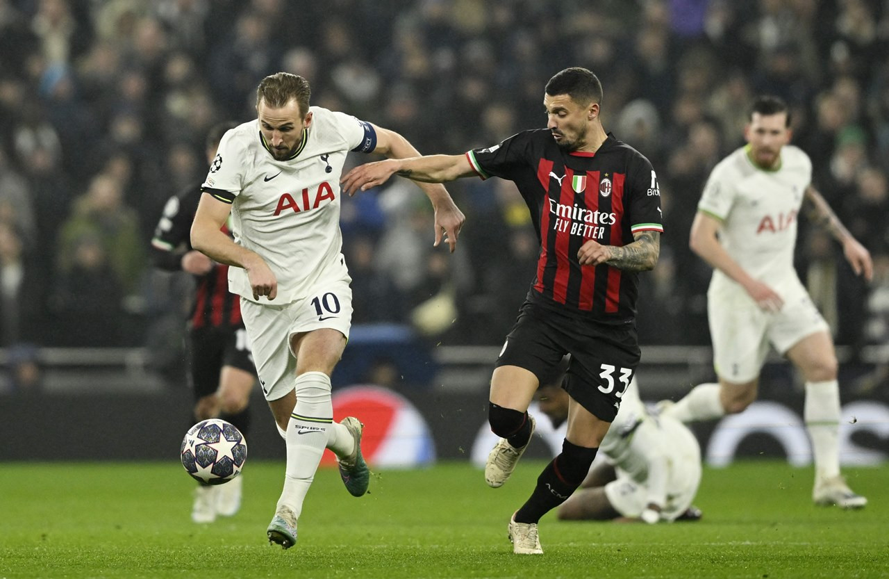 Tottenham bất lực nhìn AC Milan lấy vé tứ kết Champions League