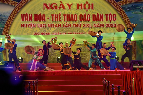 Đặc sắc Ngày hội Văn hóa các dân tộc miền quả ngọt phía đông tỉnh Bắc Giang