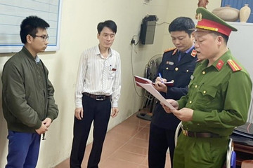 Bắt thêm một nhân viên trung tâm đăng kiểm ở Bắc Giang