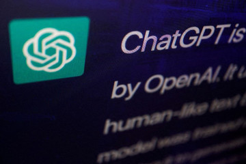 Italy tạm cấm ChatGPT