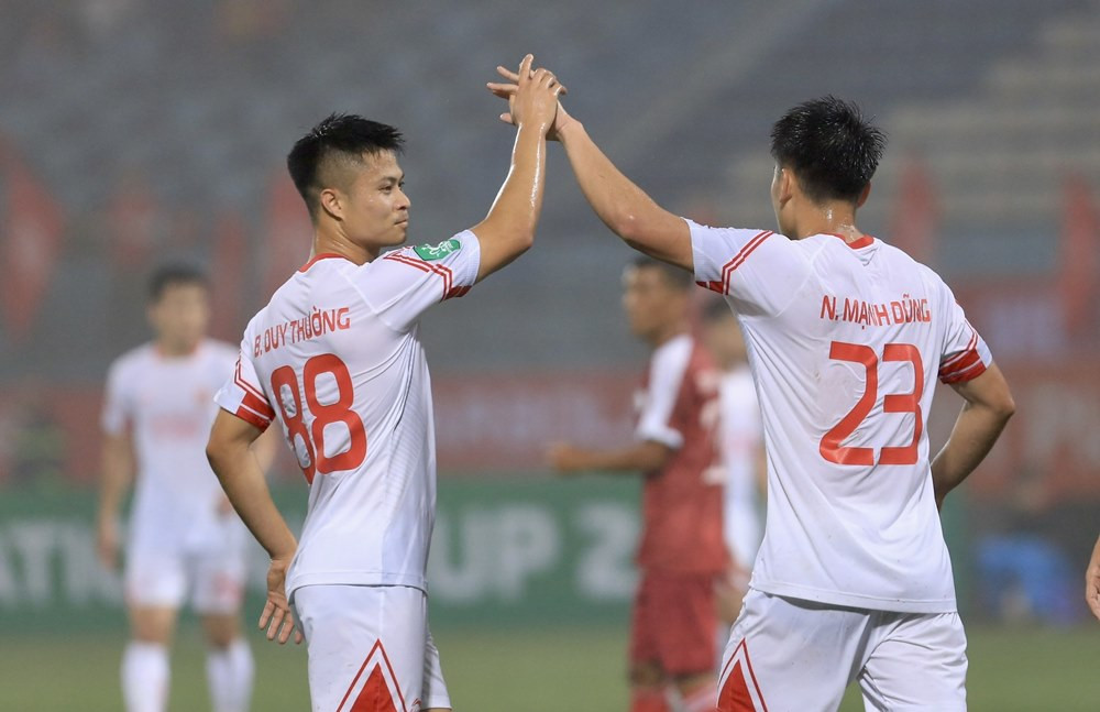 HLV Troussier dự khán, Viettel FC thắng 6-0 ở Cúp Quốc gia