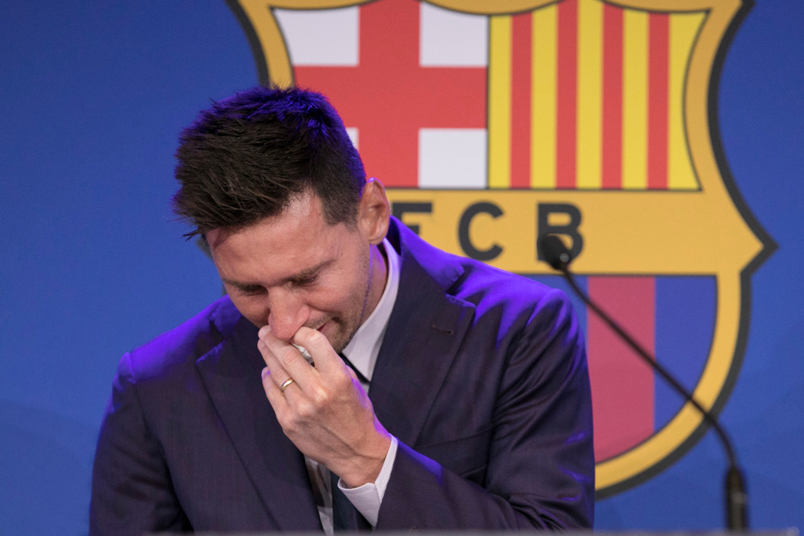 Messi trở lại Barca: Lionel Messi bị Barcelona lợi dụng