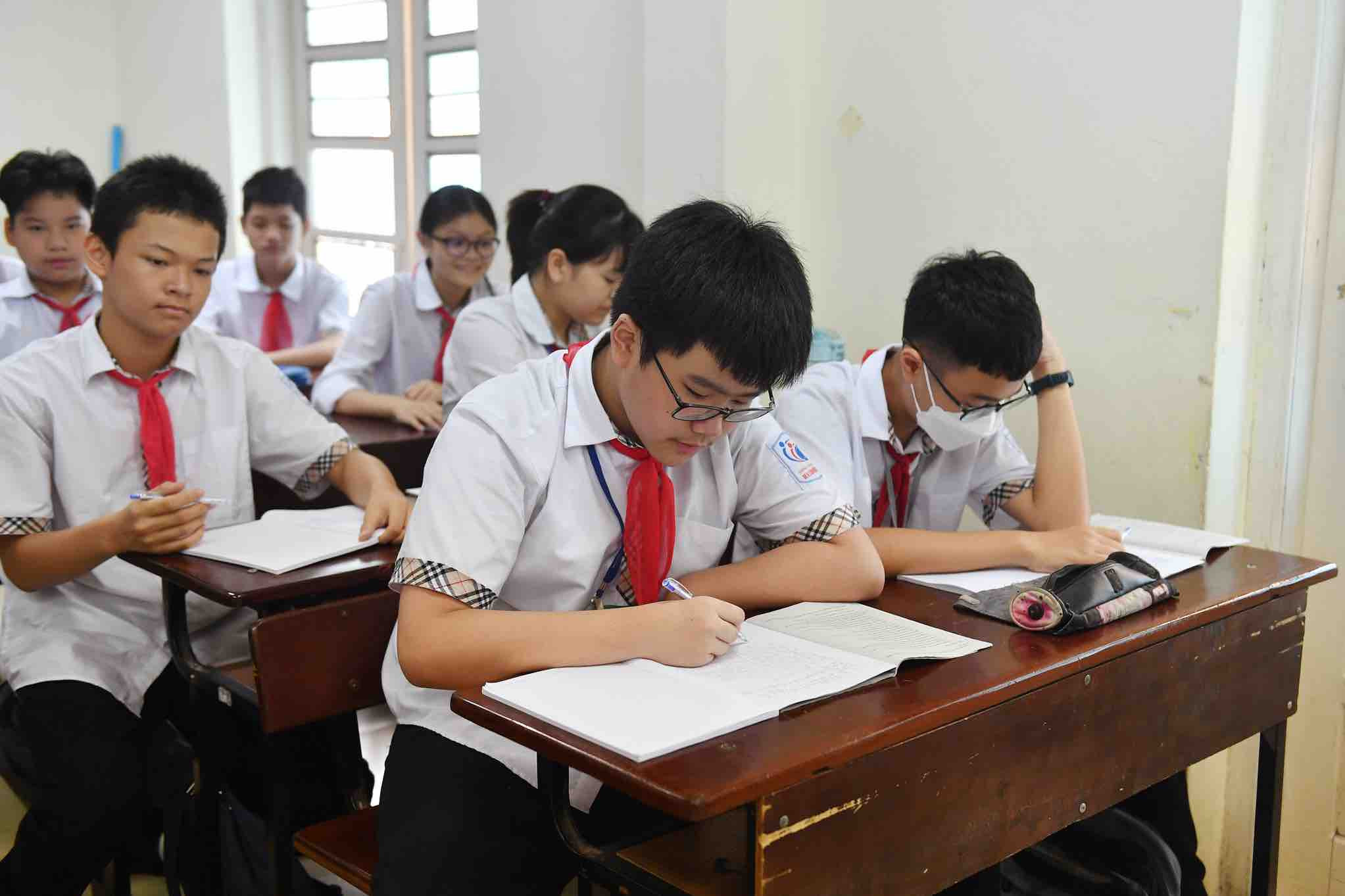 Thí sinh dự thi lớp 10 công lập Hà Nội nộp hồ sơ ở đâu?