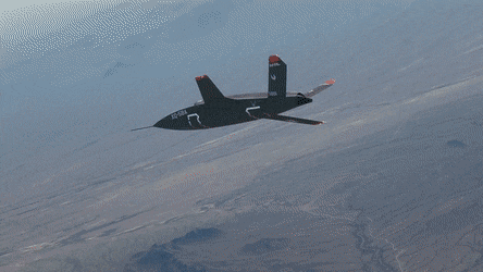 Drone tàng hình hộ tống "sát thủ" của không quân Mỹ