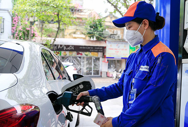 Giá xăng trong nước ngày mai có thể quay đầu tăng