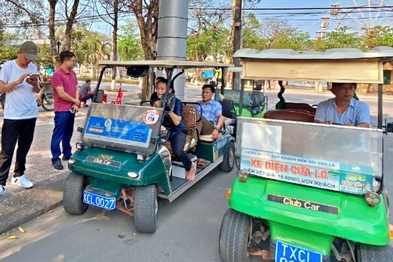 Dân nóng ruột vì 'siết' xe điện ngay trước mùa du lịch biển