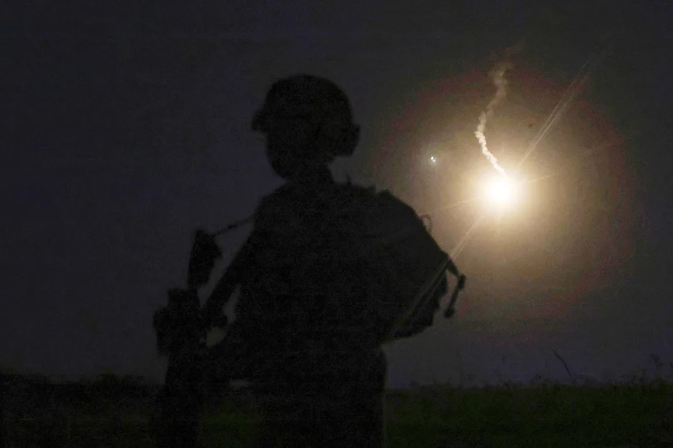 Căng thẳng leo thang, Israel dùng chiến đấu cơ tấn công tổ hợp quân sự Syria