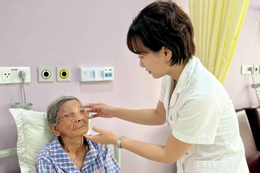 Phát hiện ung thư da từ nốt ruồi ở mi mắt