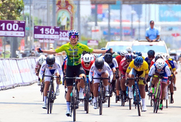 Vietnamese cyclist leads Tour of Thailand hinh anh 1