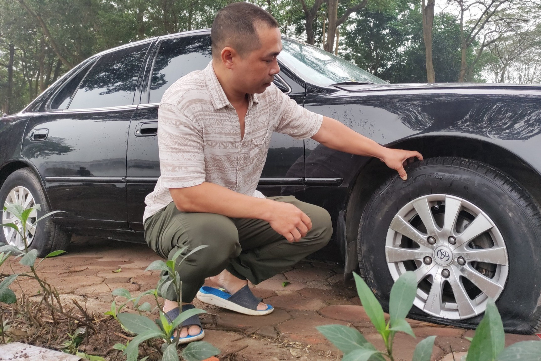 Bản tin chiều 10/4: Công an vào cuộc điều tra vụ hàng loạt ô tô bị xén rách lốp