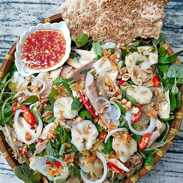 Foodies flock to Binh Duong to enjoy mangosteen chicken salad